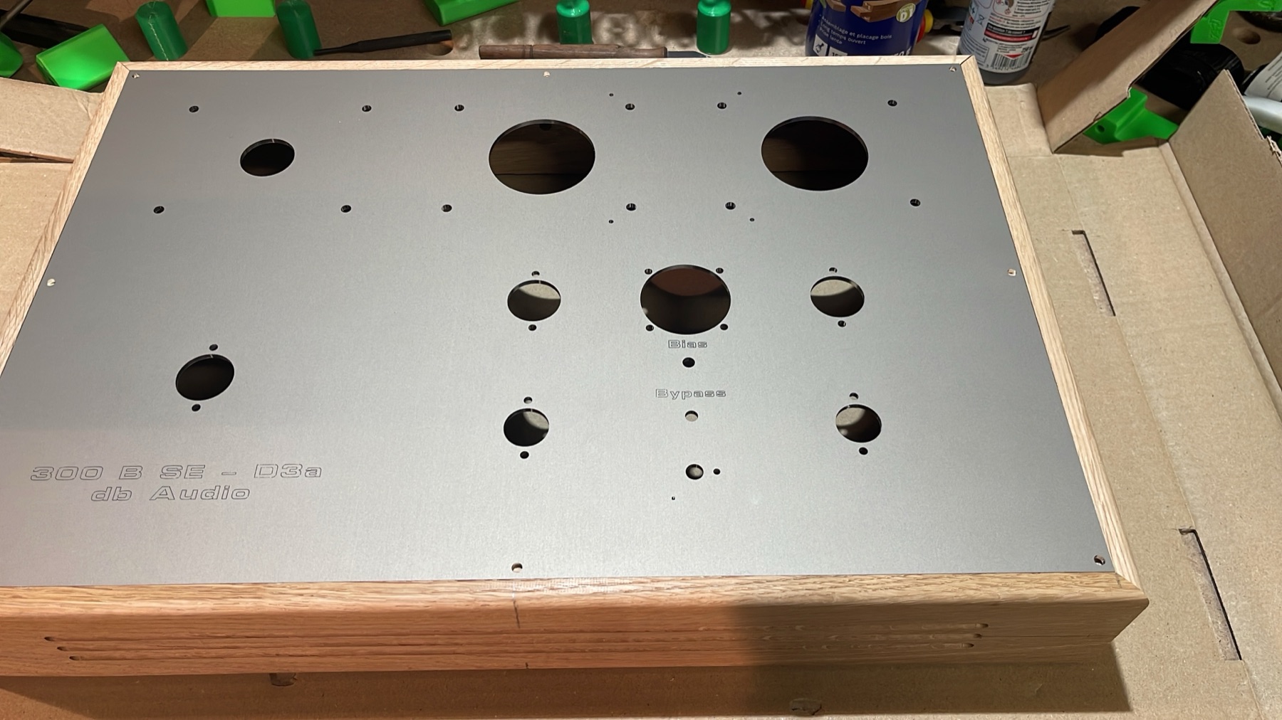 Plaque supérieure en aluminium brossé gravée 300B SE - D3a - db Audio, avant montage