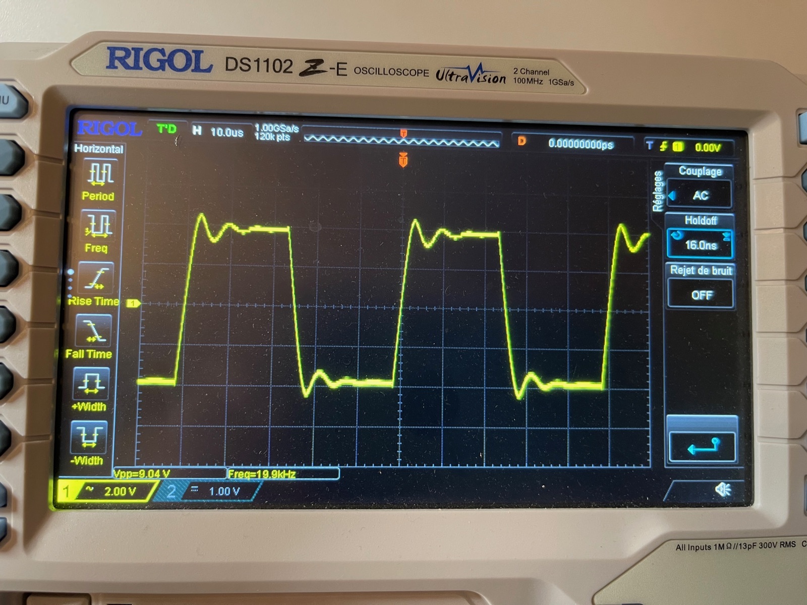 Réponse à un signal carré 20 kHz à l'oscilloscope Rigol